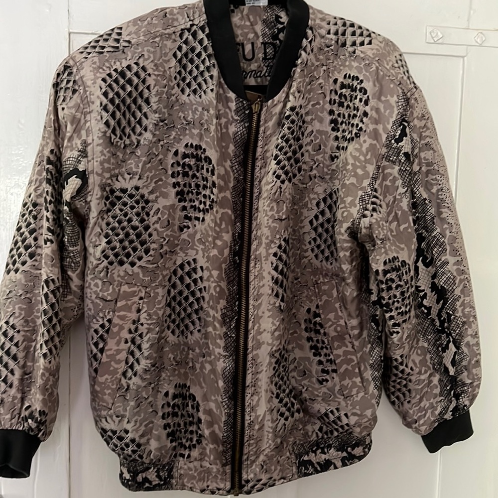 Vintage fuda international small silk jacket in snake print